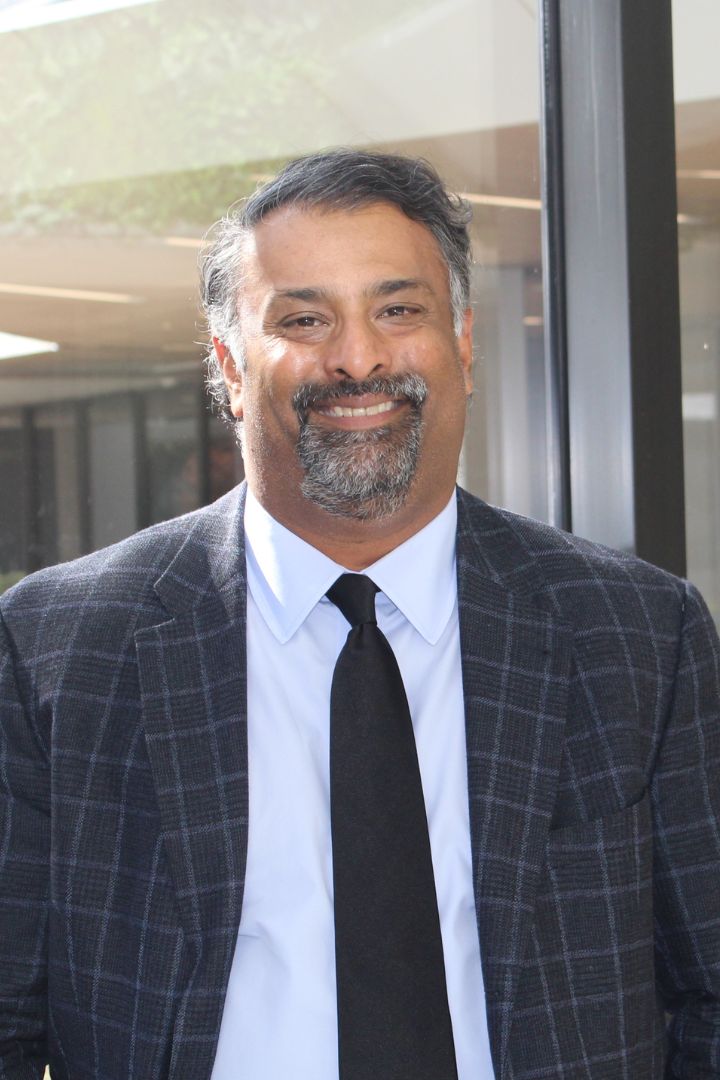 Dr thomas Vinoo